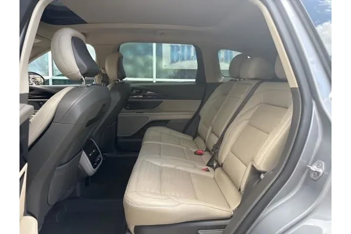 $39988 : Lincoln Nautilus 2024 AWD Re image 10