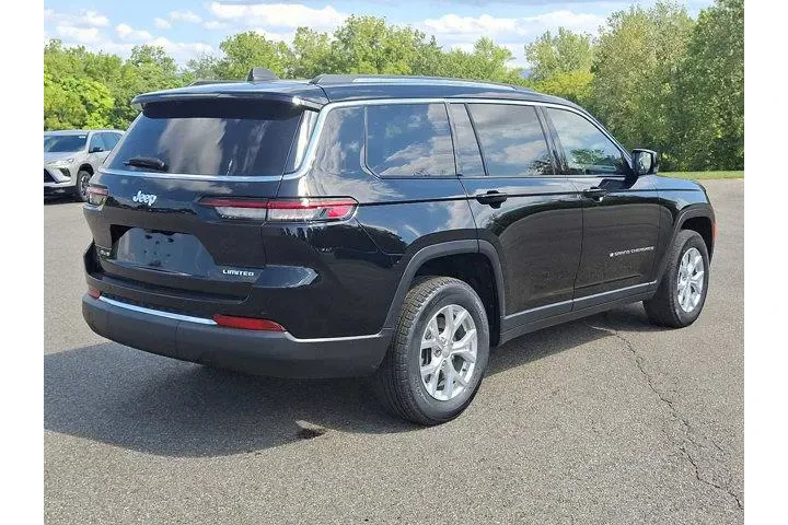 $30954 : Jeep Grand Cherokee L 2023 4 image 6