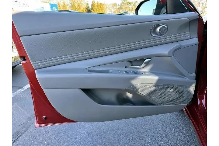 $17888 : Hyundai ELANTRA 2023 SEL 4dr image 8