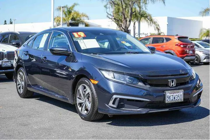 $14500 : Honda Civic 2019 LX 4dr Seda image 3