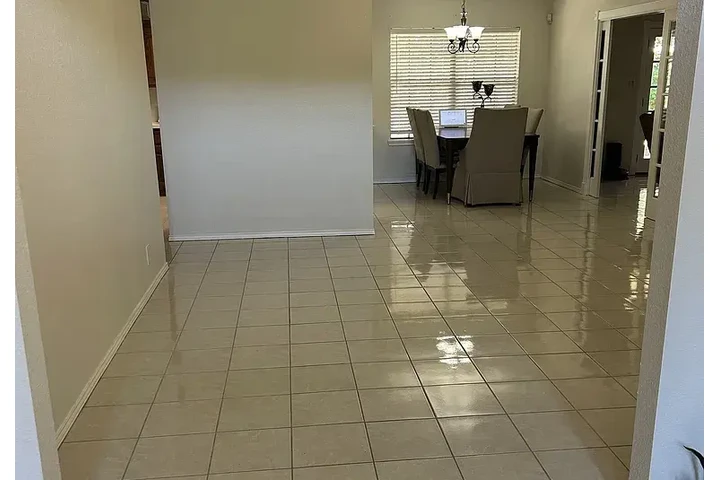 $1650 : HOUSE RENT IN BROWNSVILLE TX image 6