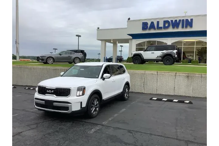 $36950 : Kia Telluride 2023 AWD LX 4d image 3