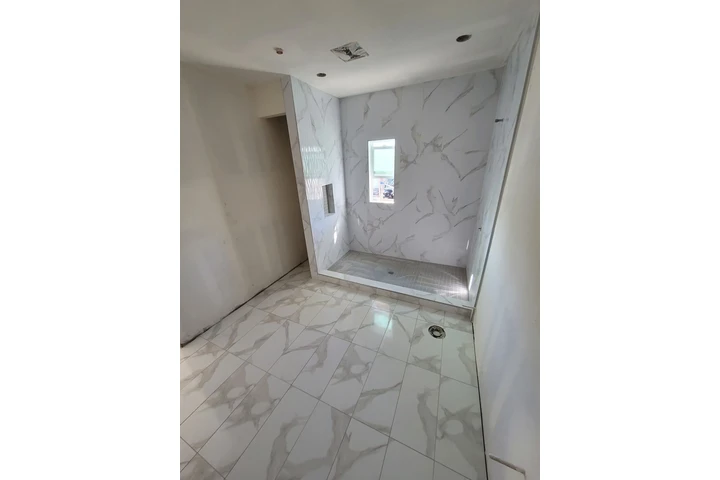 Experienced Tile Installer image 4