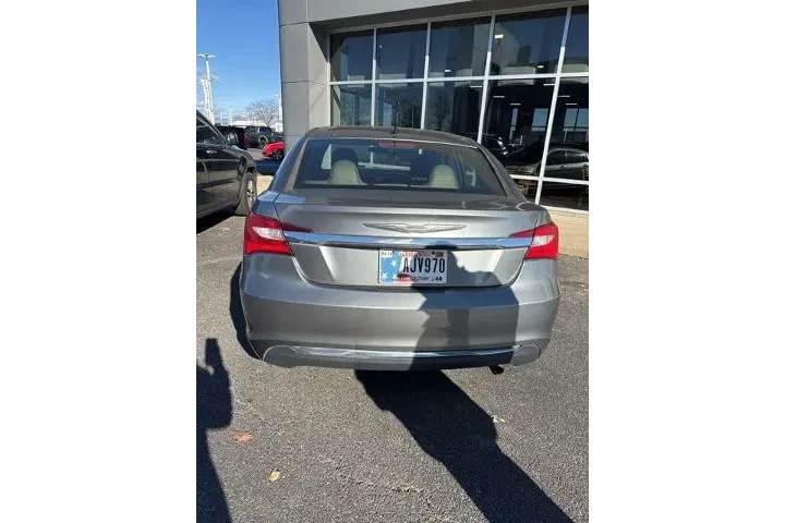 $7995 : Chrysler 200 2012 Touring 4d image 10