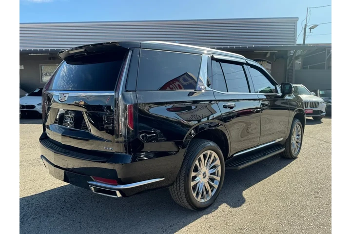 2022 Escalade Premium Luxury image 4