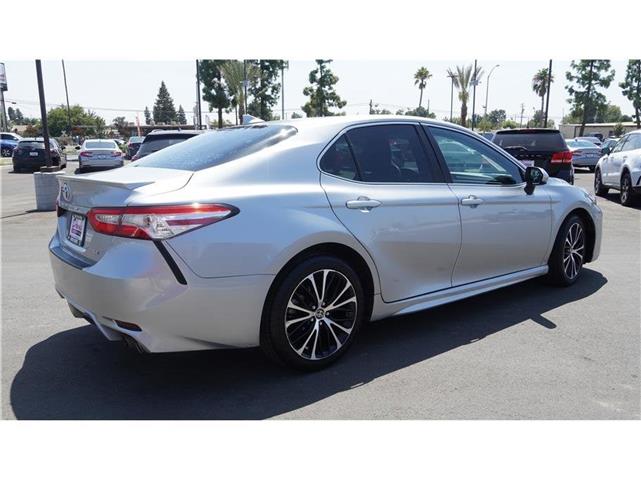 $18984 : 2020 Camry SE Sedan 4D image 6