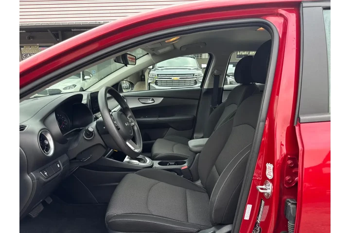 2024 Forte LX image 7