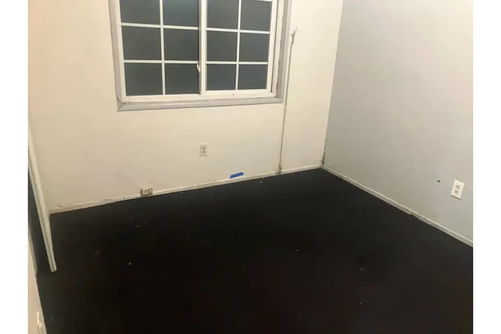 $800 : SE RENTA CUARTO $800+DEPOSITO image 1