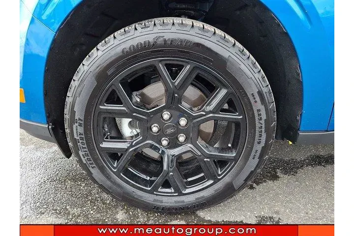 $31992 : Ford Maverick 2025 AWD XLT 4 image 9