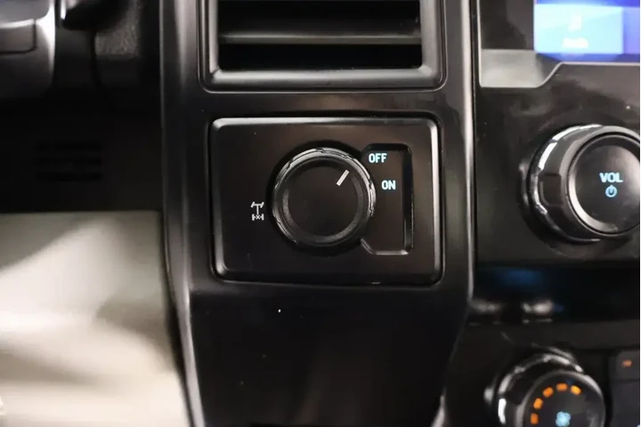 $20773 : Ford F-150 2020 4x2 XL 4dr S image 7