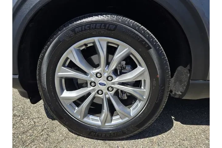 $35337 : Ford Explorer 2023 AWD XLT 4 image 9