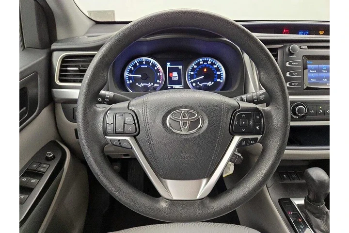 $22998 : Toyota Highlander 2017 LE 4d image 10