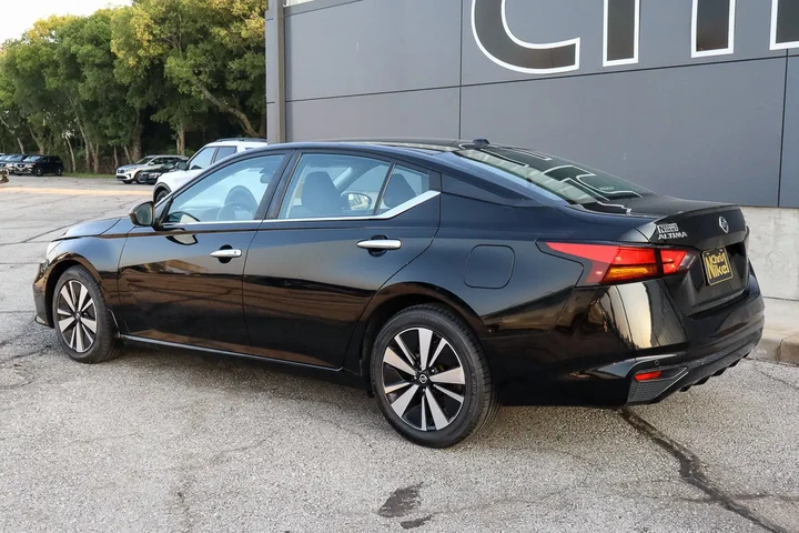 $18588 : 2022 Altima 2.5 SV image 6