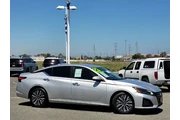 $17900 : Nissan Altima 2023 2.5 SV 4d thumbnail