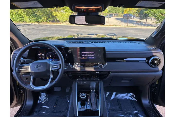 $40000 : 2024 Colorado 4WD Z71 image 3