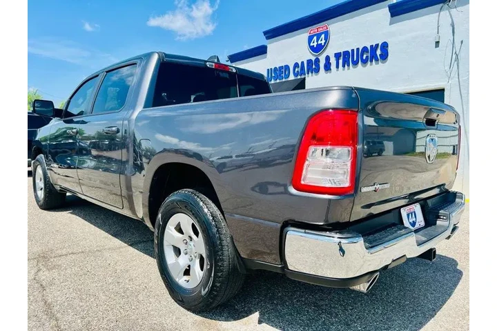 $29995 : 2021 RAM 1500 Big Horn Crew C image 5
