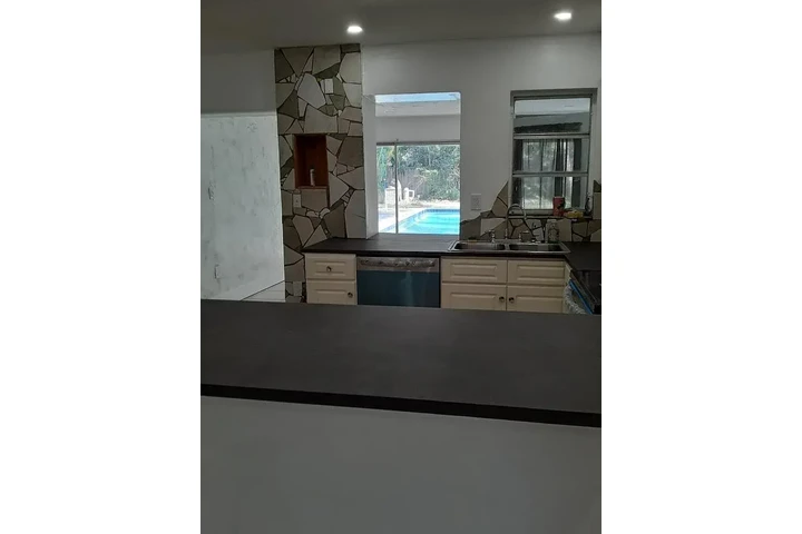 $1500 : North Miami - Spacious 3/2 image 2