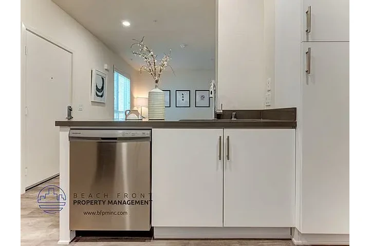 $2695 : $2,695 - 2 Bedroom 2 Bathroom image 1