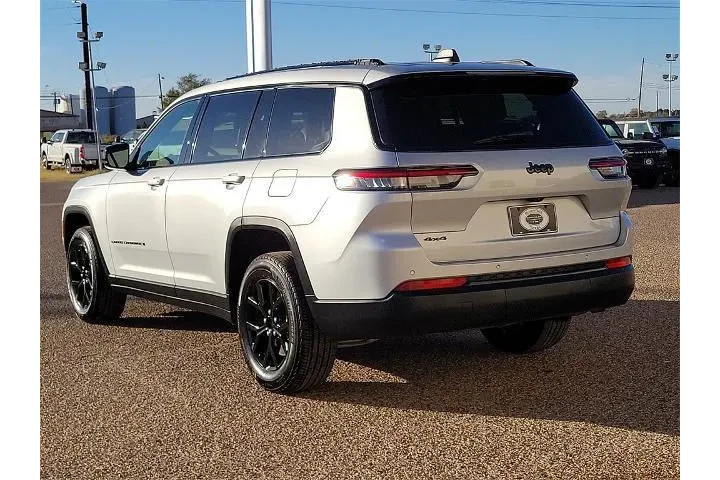 $31997 : Jeep Grand Cherokee L 2024 4 image 4