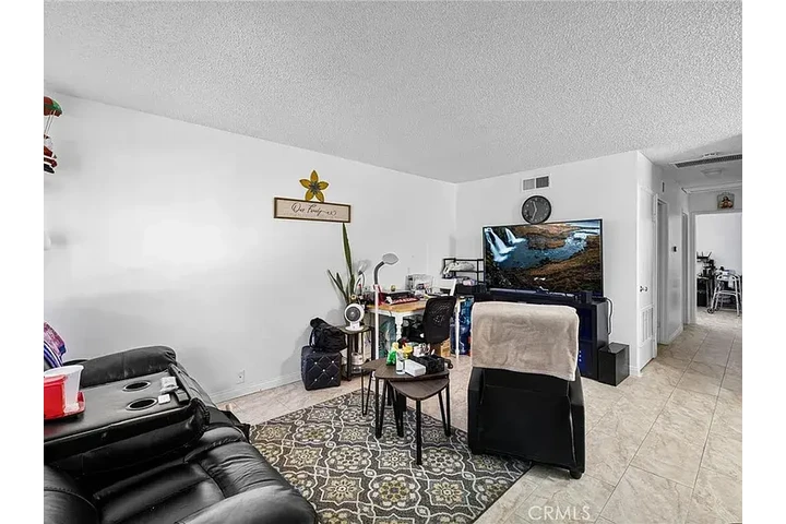 $3000 : SINGLE 3BEDROOM HOUSE FOR RENT image 5