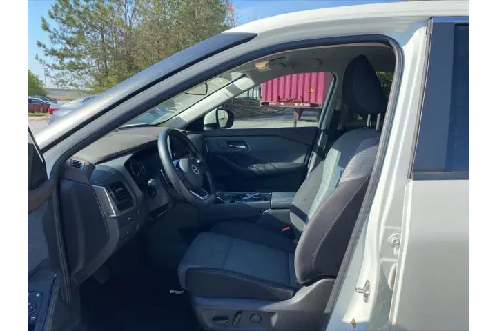 $23620 : Nissan Rogue 2023 AWD SV 4dr image 8