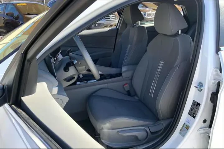$23491 : Hyundai ELANTRA 2025 SEL Con image 8