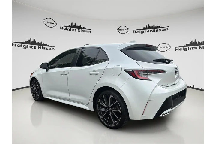 $17990 : Toyota Corolla Hatchback 202 image 3