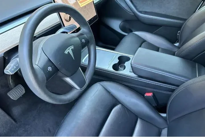 $30720 : Tesla Model Y 2022 AWD Long image 4