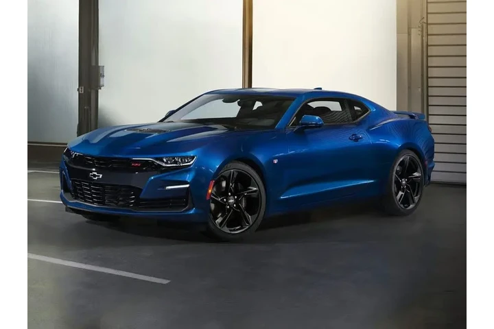 $28991 : Chevrolet Camaro 2020 LT1 2d image 1