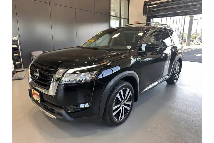 $39795 : Nissan Pathfinder 2024 AWD P image 1