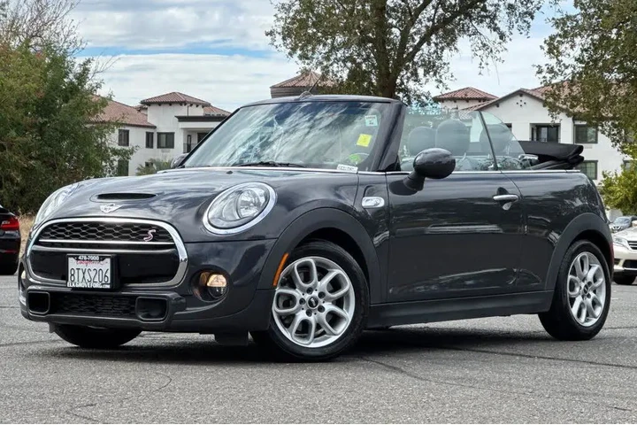 $15695 : MINI Convertible 2017 Cooper image 1