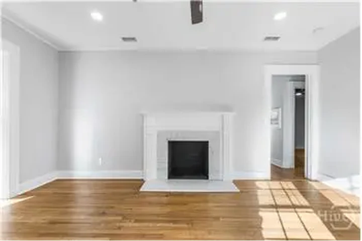 $1990 : Rental property with 3 bedro image 7