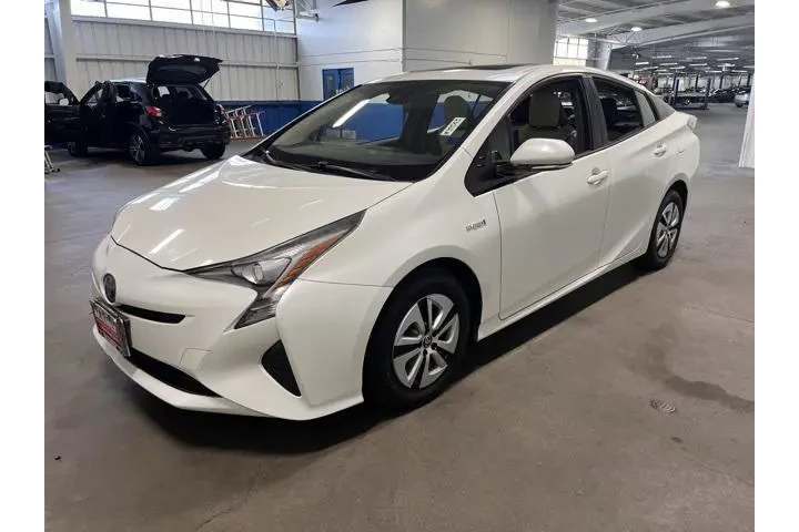 $17421 : Toyota Prius 2016 Four 4dr H image 7