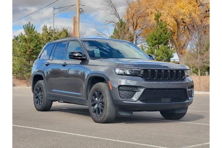 $35429 : Jeep Grand Cherokee 2024 4x4 image 3