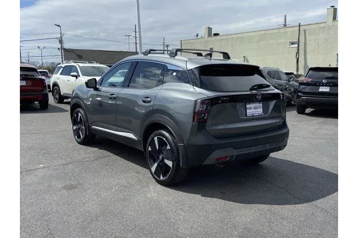 $27487 : Nissan Kicks 2026 AWD SR 4dr image 6