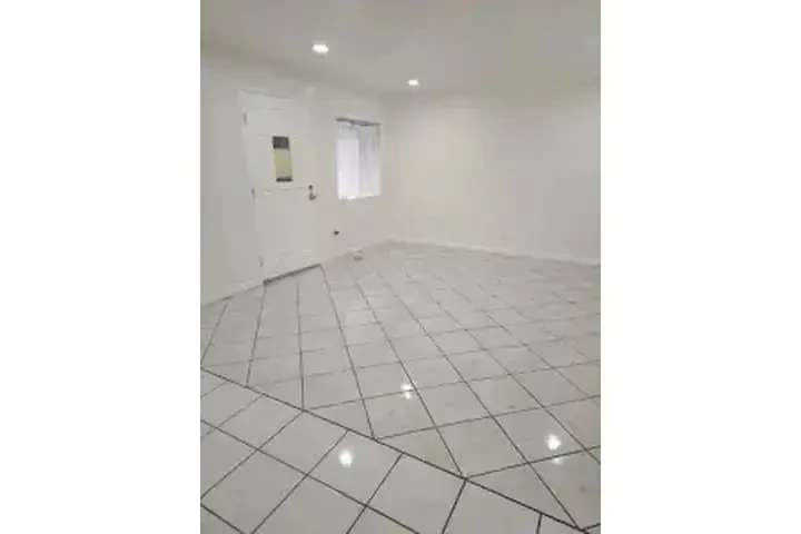 HUNTINGTON PARK RENTO CASA image 6