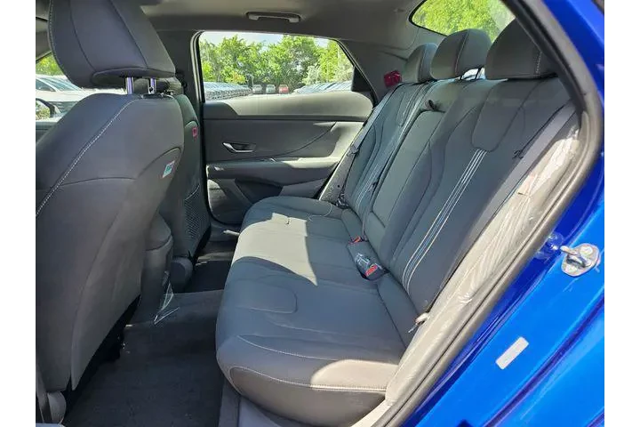 $20000 : Hyundai ELANTRA 2025 SEL Con image 7