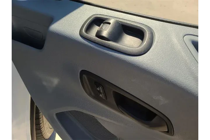 $15164 : Ford Transit 2015 150 3dr SW image 9