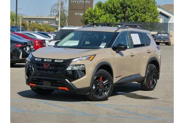 $32332 : Nissan Rogue 2025 AWD Rock C image 2