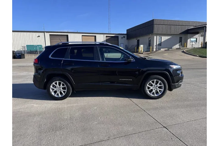 $8500 : 2018 Cherokee Latitude image 8