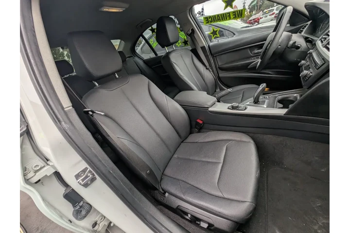 $9988 : 2013 3 Series 328i image 1