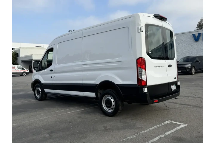 $39995 : Ford Transit 2023 250 3dr SW image 5