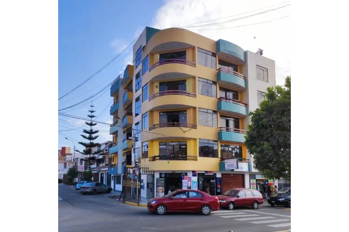 $1300 : Alquilo en Urb. La Macarena image 1