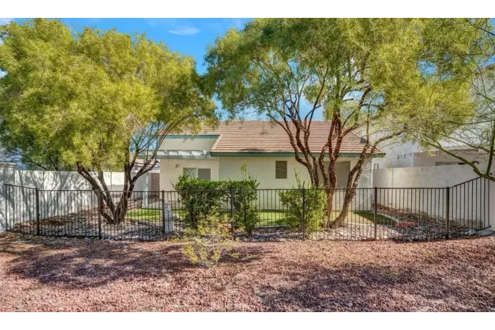 $2850 : 2052 Smoketree Village Cir UNI image 2