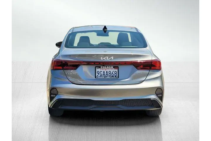 $19335 : Kia Forte 2023 LXS 4dr Sedan image 5