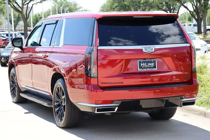 $64545 : 2021 Escalade ESV Premium Lux image 8