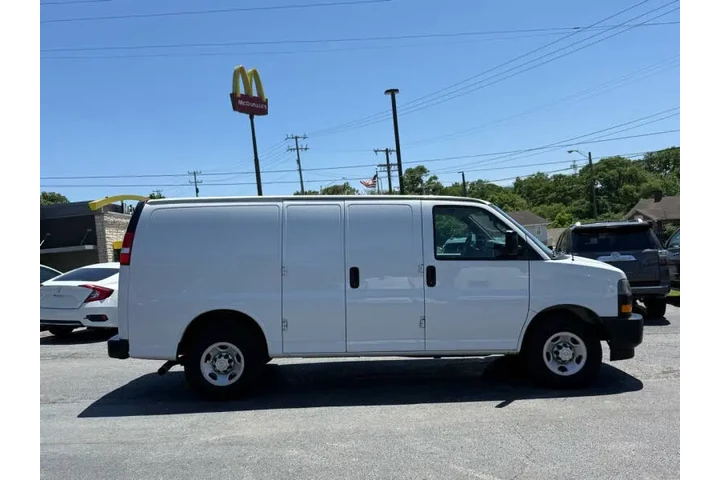$18995 : 2020 Express 2500 image 8