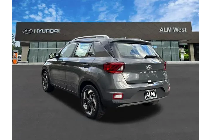 $24611 : Hyundai VENUE 2026 SEL 4dr C image 8