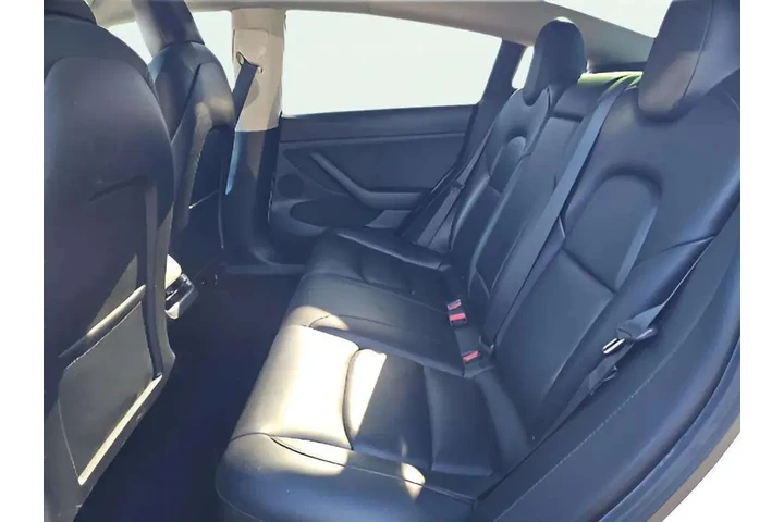 $18000 : 2022 Model 3 image 5