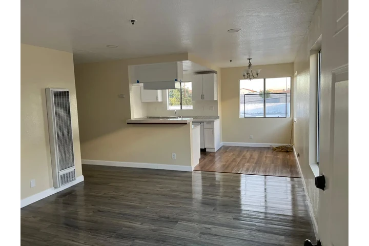 $2450 : Disponible 2 Recamara image 1